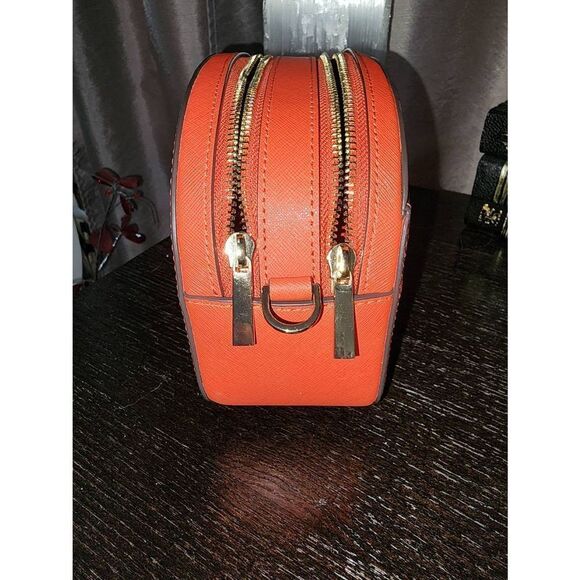 Tory Burch Emerson Camera Bag in Red Samba NWOT - Picture 2 of 8